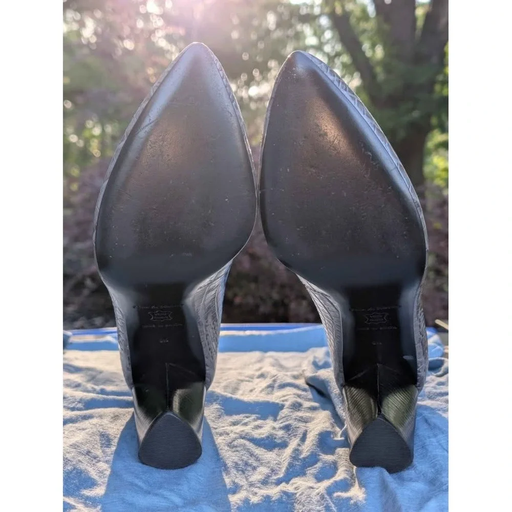Pour La Victoire Gray Croc Embossed Leather Pumps Block Heel 8.5 Brazil‎